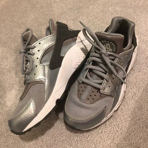Women's air Huarache run